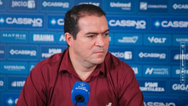 Marcelo Paz em coletiva de imprensa no Fortaleza