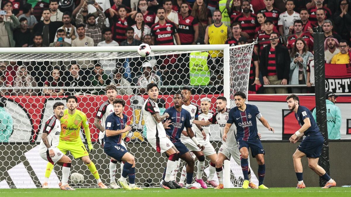 Momento do jogo entre PSG x Flamengo - decisão da Copa Intercontinental 2025 em Doha, no Catar
