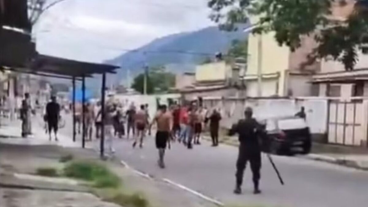 Briga entre torcedores no Rio de Janeiro, antes de Fluminense x Vasco - 14/12/2025