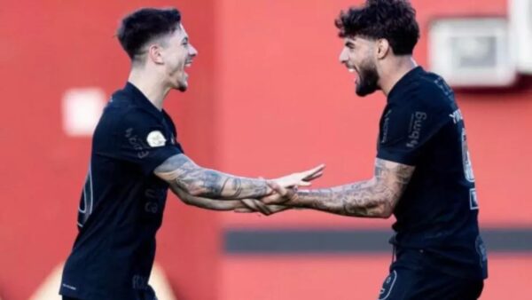 Garro e Yuri Alberto em jogo do Corinthians