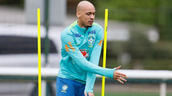 Fabinho em treino da Seleção Brasileira no CT do Arsenal - 11/11/2025