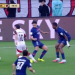 Lance do pênalti marcado para o Flamengo contra o PSG - decisão da Copa Intercontinental 2025