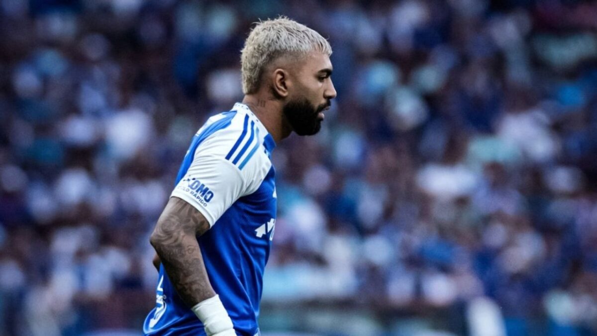 Atacante Gabigol em campo pelo Cruzeiro