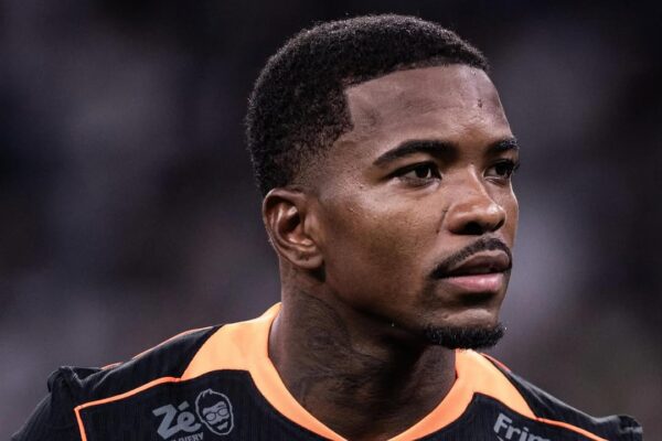 Cacá pode deixar o Corinthians e virar alvo do Athletico-PR