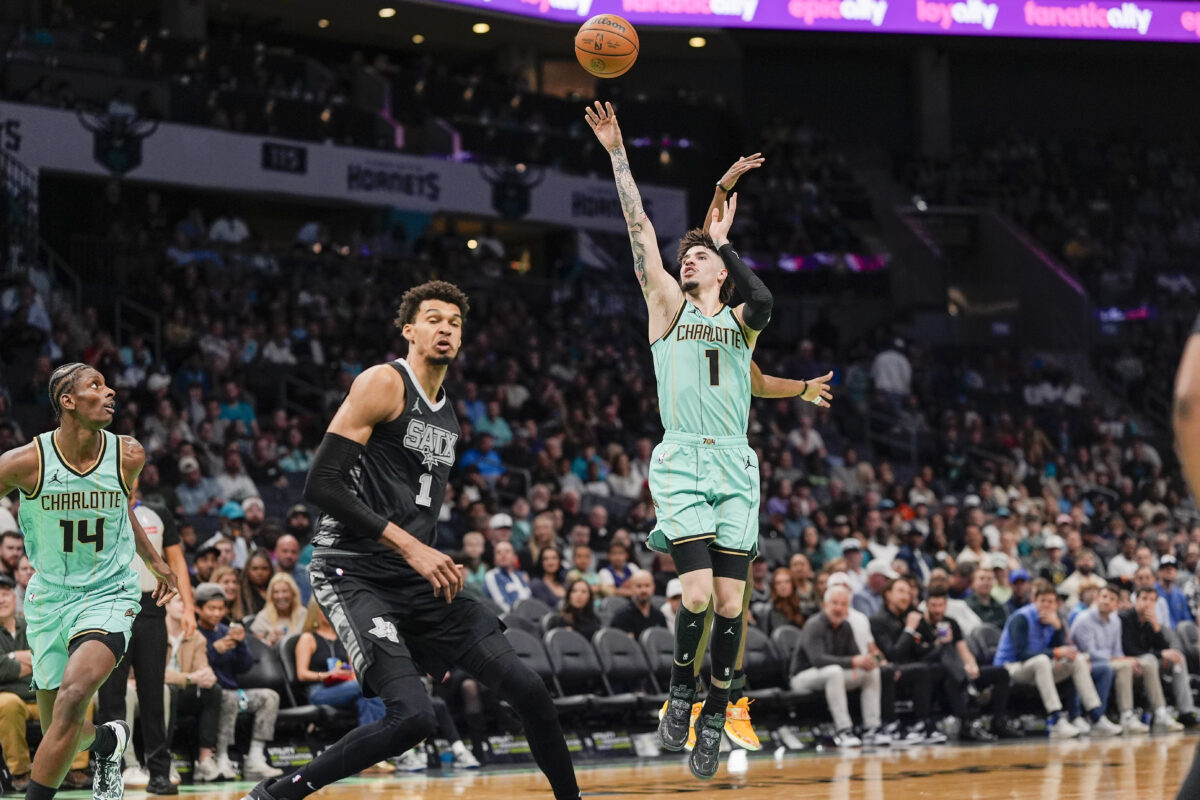 Spurs x Hornets