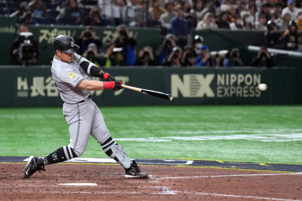 Kazuma Okamoto assina contrato com Toronto Blue Jays