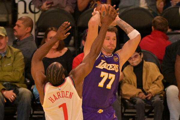 Onde assistir Lakers x Clippers pela NBA hoje (22/01/2026)