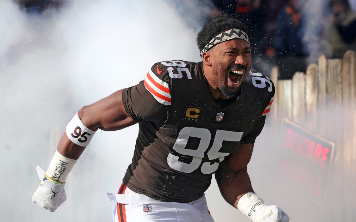Myles Garrett recorde de sacks Pr&ecirc;mios da NFL 2025