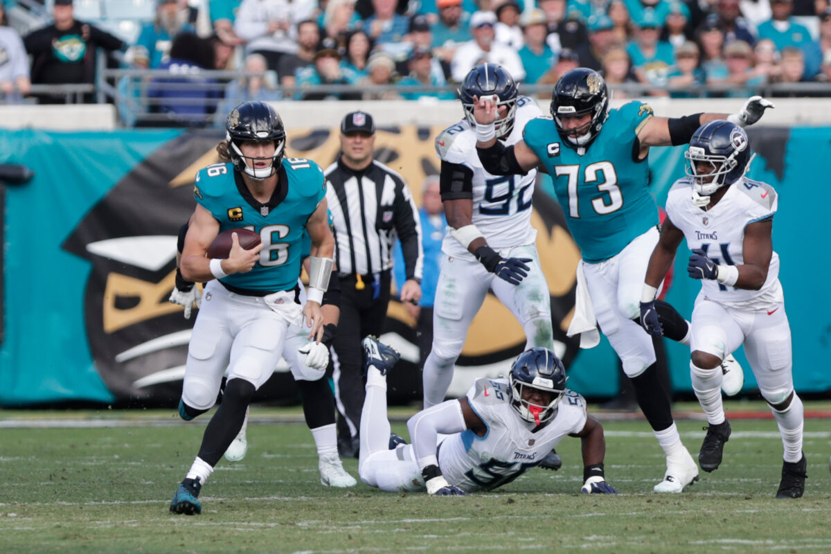 Trevor Lawrence brilhando para os Jaguars