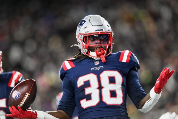 Rhamondre Stevenson, RB dos Patriots.