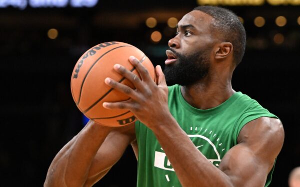 Jaylen Brown encara lesão crônica em grande fase nos Celtics