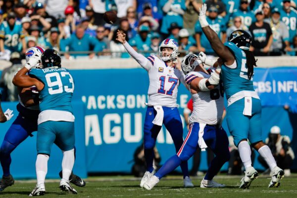 Josh Allen, QB dos Bills, contra os Jaguars no round de wildcard em 2026.