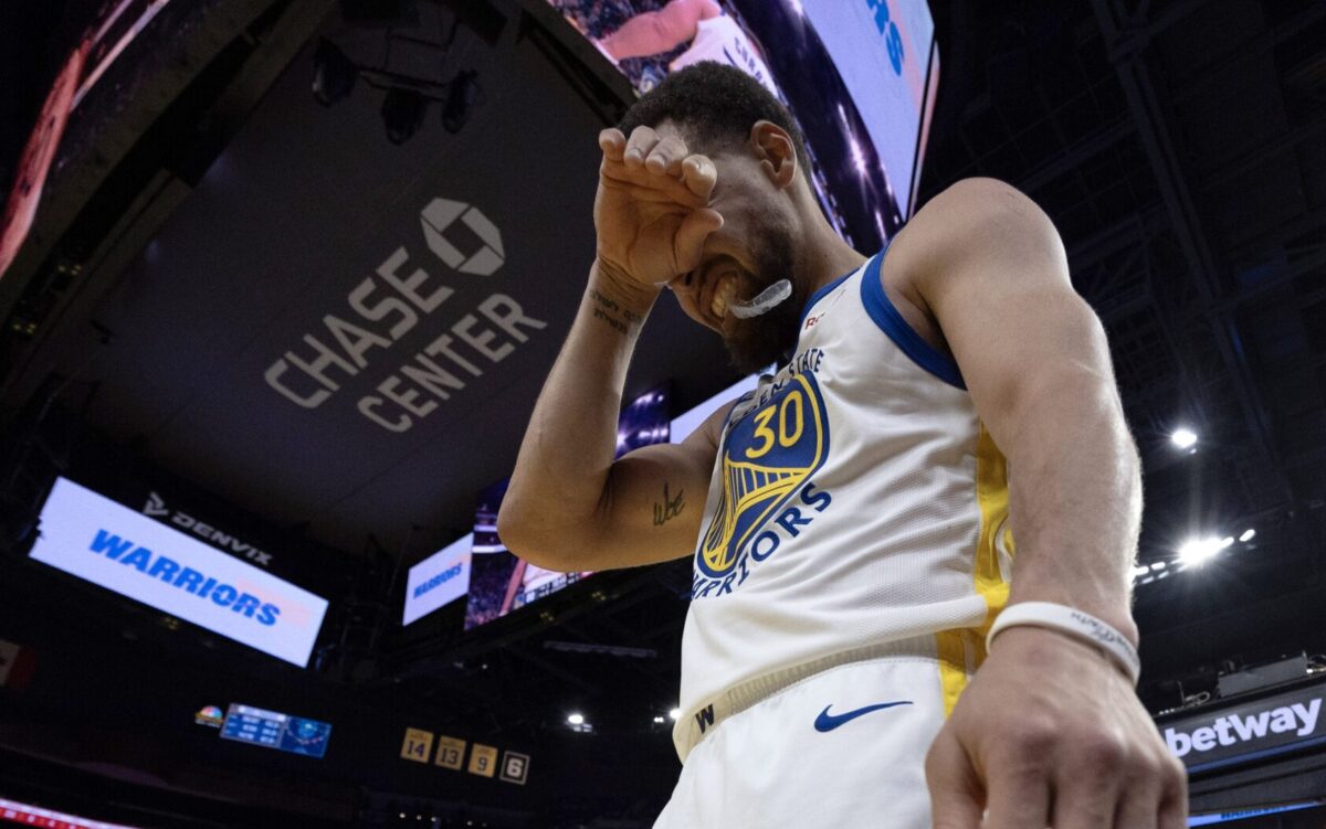 Stephen Curry, sobrecarregado ofensivamente pelos Warriors em 2025-26 Foto: D. Ross Cameron-Imagn Images