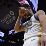 Stephen Curry, sobrecarregado ofensivamente pelos Warriors em 2025-26 Foto: D. Ross Cameron-Imagn Images