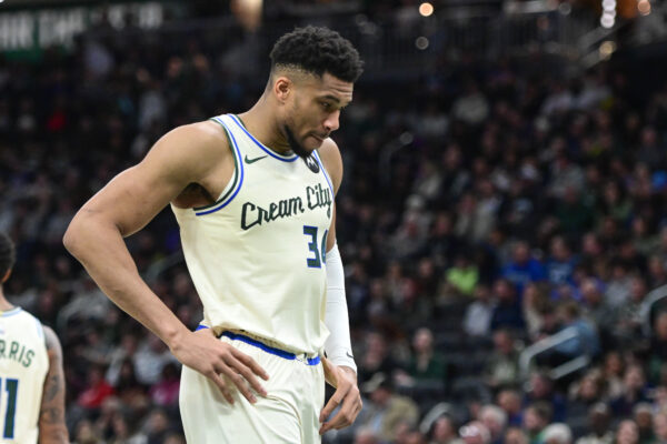 Antetokounmpo explica os problemas em quadra dos Bucks