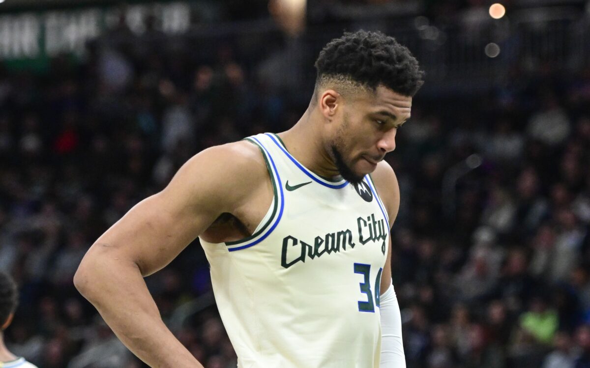 Giannis Bucks Vaias