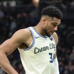 Giannis Bucks Vaias