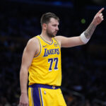 Onde assistir NBA 22/01/2026 Luka Doncic