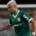Meia Andreas Pereira em campo pelo Palmeiras