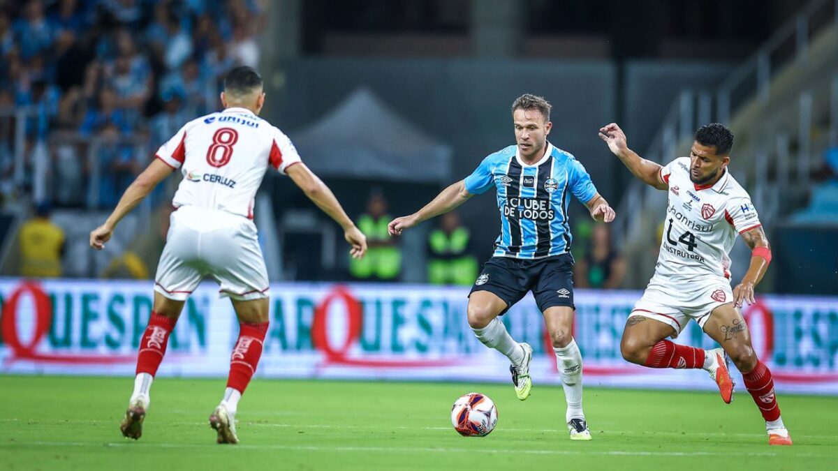 Volante Arthur em Grêmio 5 x 0 São Luiz - Arena, Gauchão, 18/01/2026