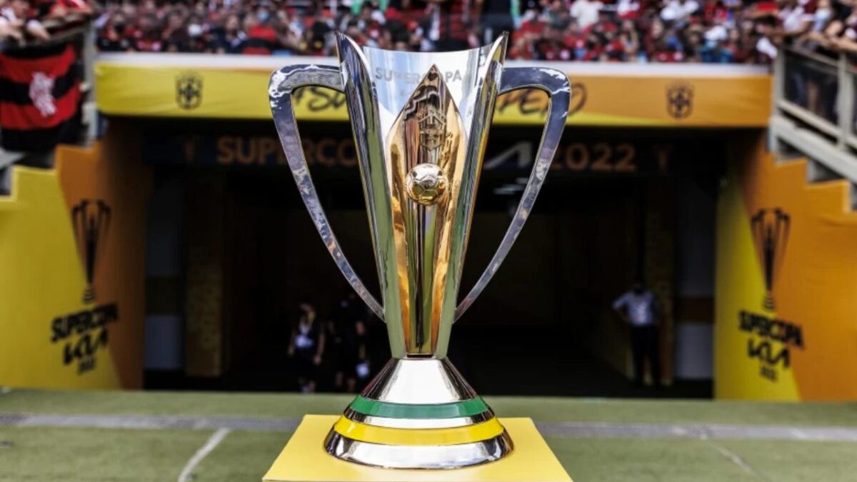 Taça da Supercopa Brasil - Flamengo e Corinthians decidiram a competição nacional neste domingo (01/02/2026)