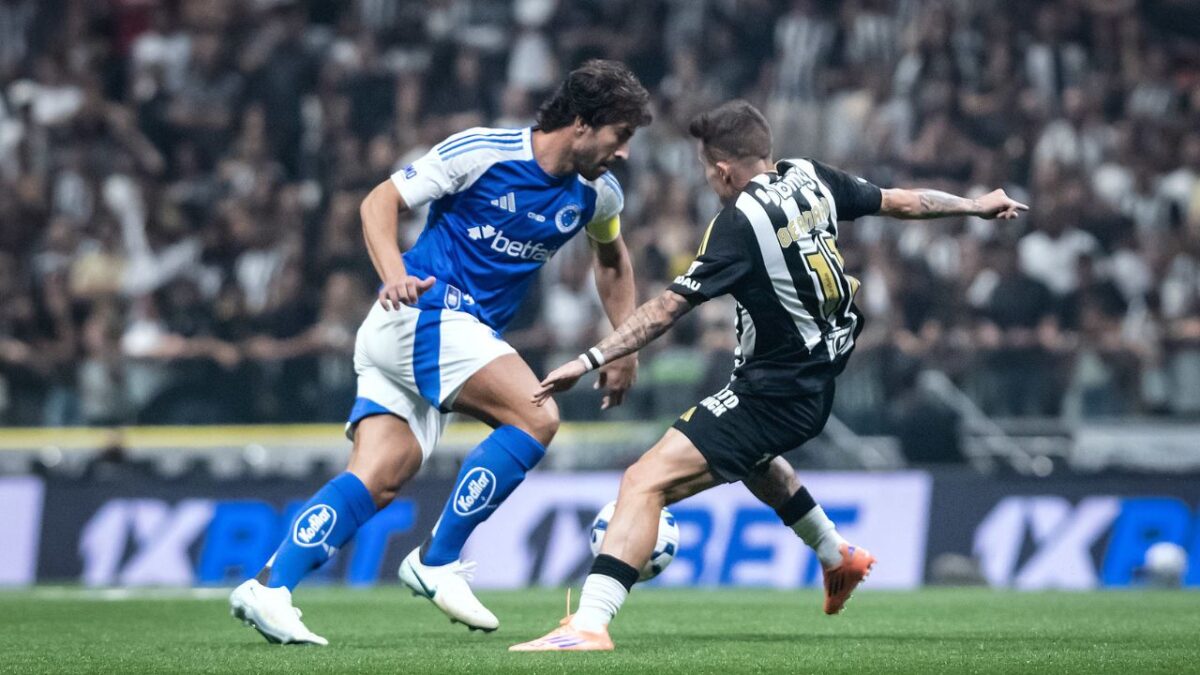 Lucas Silva e Bernard em Atlético-MG 1 x 1 Cruzeiro - Arena MRV, Brasileirão, 15/10/2025