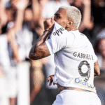 Gabigol comerando seu primeiro gol na volta ao Santos - jogo contra o Novorizontino, Vila Belmiro, 10/01/2026