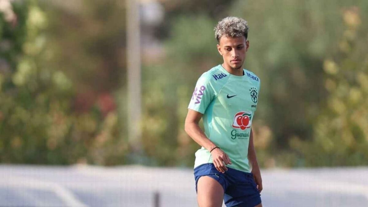 Bitello em treino da seleção olímpica