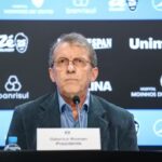 Presidente Odorico Roman em coletiva de imprensa na Arena do Grêmio - o clube gaúcho quer a contratação do volante argentino Guido Rodríguez, do West Ham, da Inglaterra