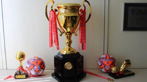 Ta&ccedil;as, bolas e chuteira de ouro do Campeonato Baiano