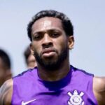 Volante José Martínez em treino do Corinthians