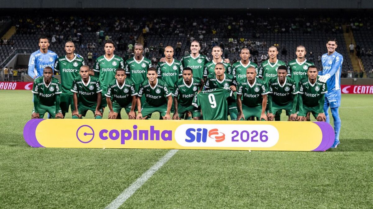 Time sub-20 do Palmeiras na foto oficial antes do jogo contra o Batalhão, do Tocantis - Arena Barueri, Copinha - 08/01/2026