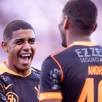 André e Gui Negão comemorando gol em Corinthians x Ponte Preta - Neo Química Arena, Campeonato Paulista - 11/01/2026