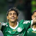 Facundo Torres comemorando gol em jogo do Palmeiras