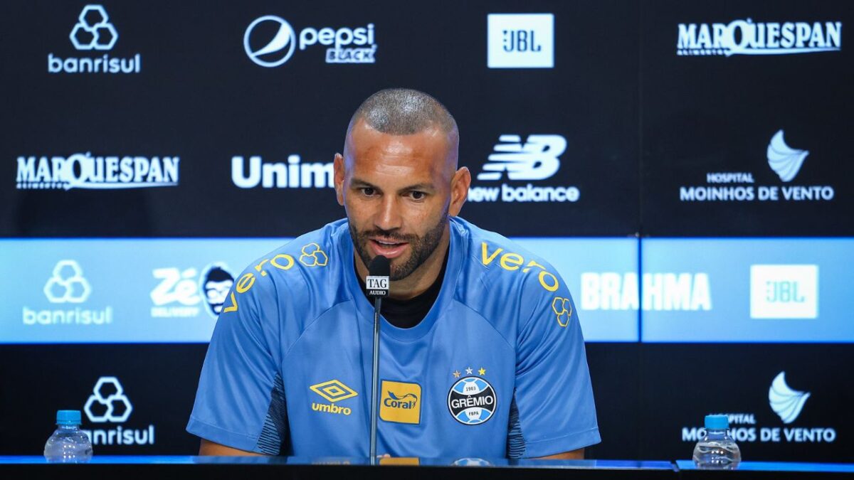 Weverton na apresentação oficial como novo jogador do Grêmio - sala de imprensa da Arena do Grêmio, 16/01/2026