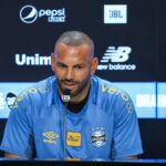 Weverton na apresentação oficial como novo jogador do Grêmio - sala de imprensa da Arena do Grêmio, 16/01/2026