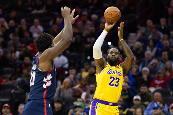 Onde assistir 76ers x Lakers pela NBA hoje (5/2/2026)