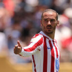 Griezmann em campo pelo Atlético de Madrid, que goleou o Barcelona pela Copa do Rei nesta quinta-feira (12/02/2026)