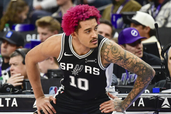 Spurs dispensam Jeremy Sochan, ex-promessa da franquia