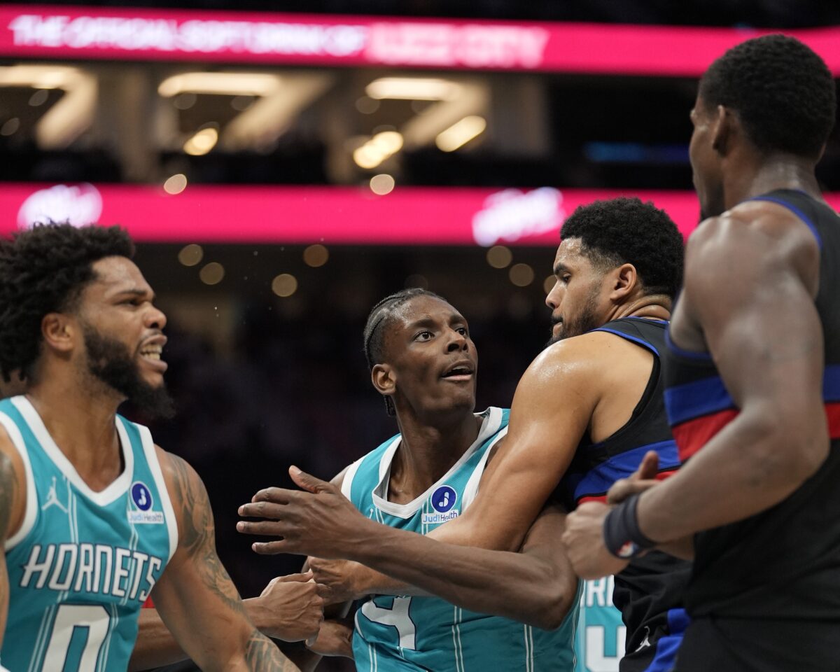 Pistons x Hornets