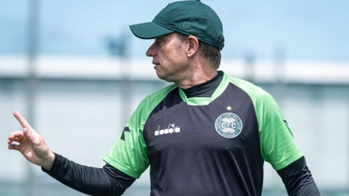 Fernando Seabra em treino do Coritiba