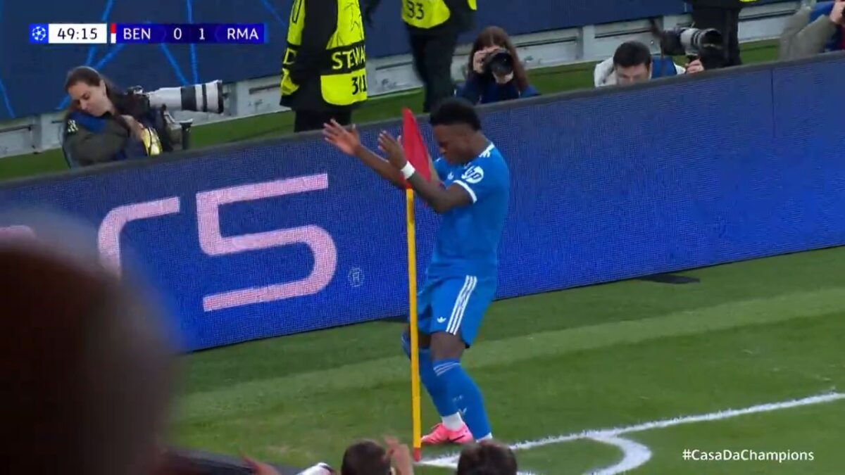 Vini Jr comemorando seu gol em Benfica 0 x 1 Real Madrid - Estádio da Luz, Lisboa, Champions League (17/02/2026)