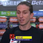 Filipe Luís falando para a televisão antes de Flamengo x Internacional - Brasileirão, Maracanã (04/02/2026)