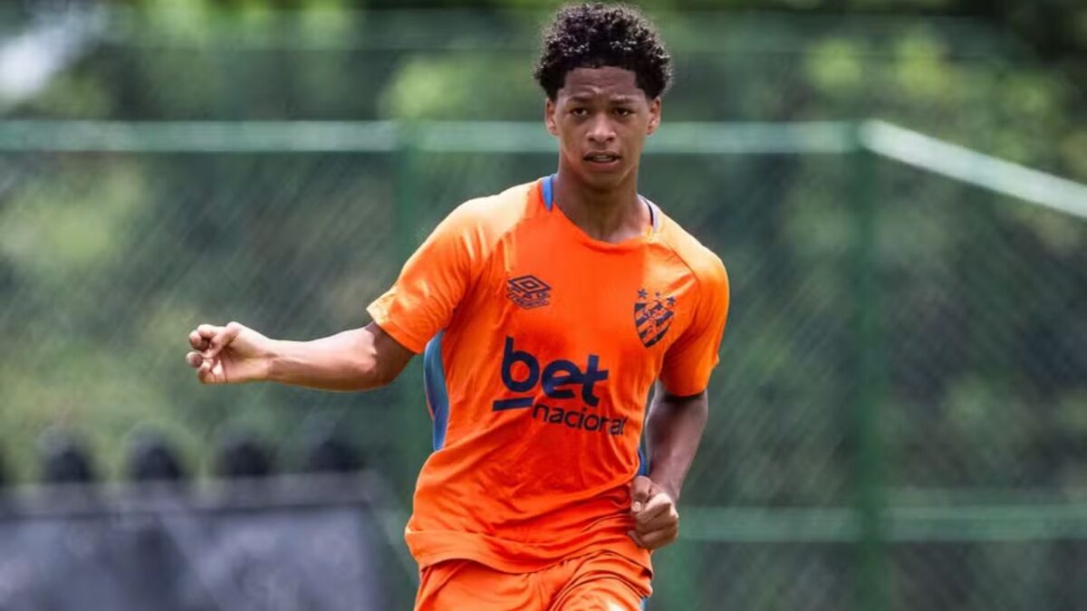 Zé Lucas em treino do Sport