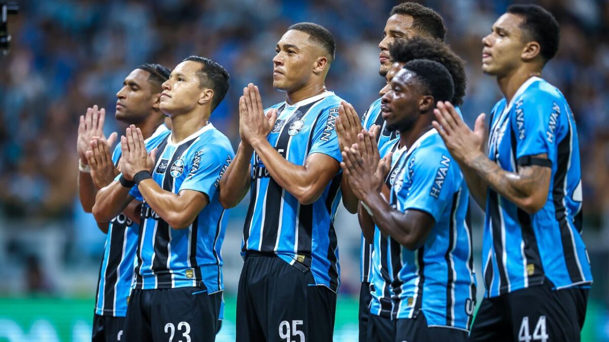 Jogadores do Grêmio comemorando gol contra o Internacional - GreNal 450, Arena do Grêmio, primeiro jogo da final do Gauchão 2026 - 01/03/2026